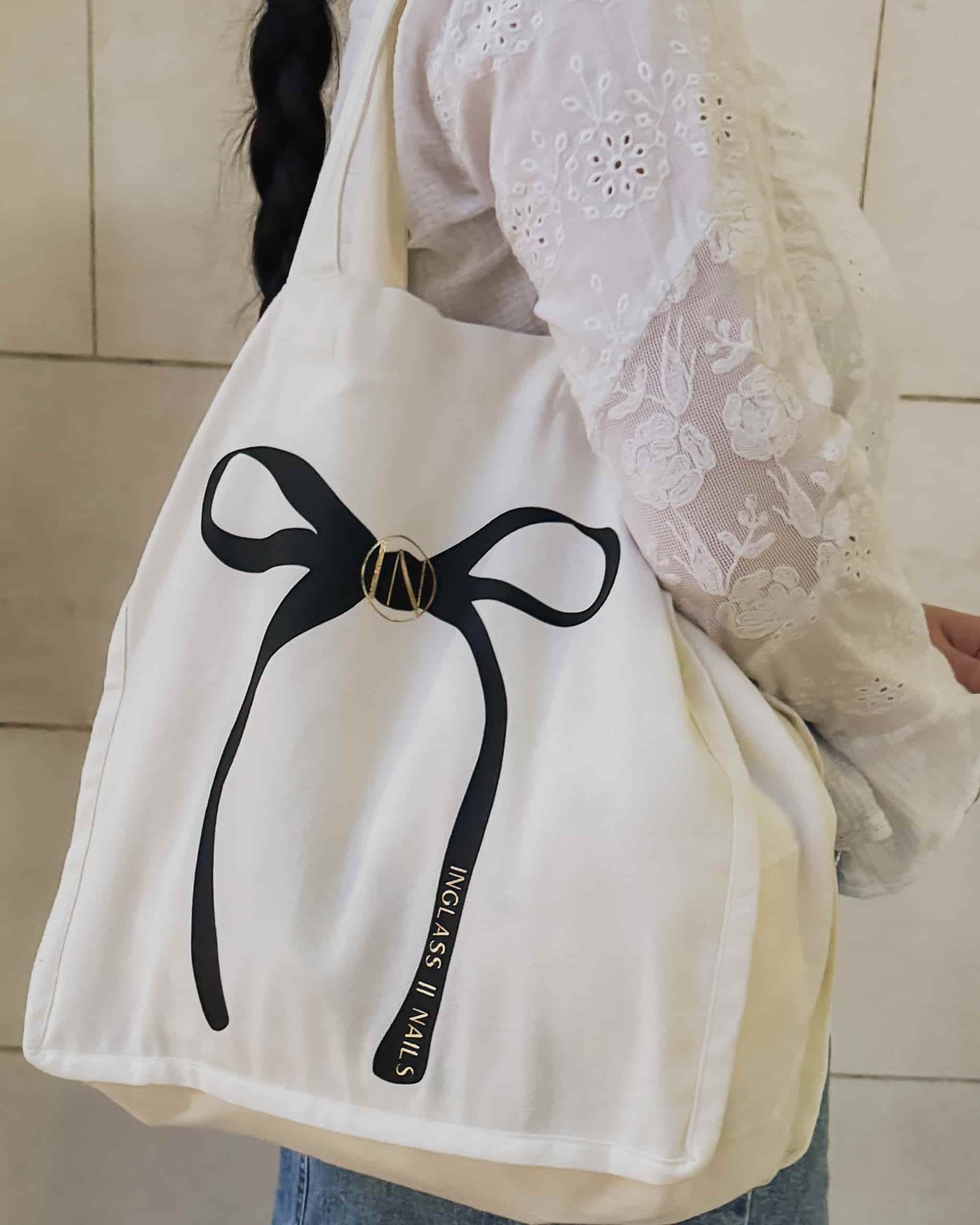 Cotton canvas tote. Shopper tote. Canva tote with bow. By Inglass Nails. 