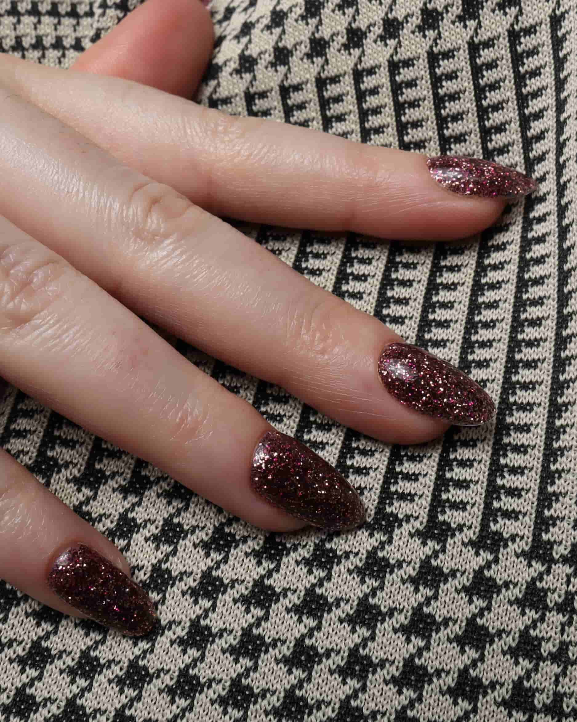 Glitter nails. Encapsulated glitter. Reusable nail extensions. 