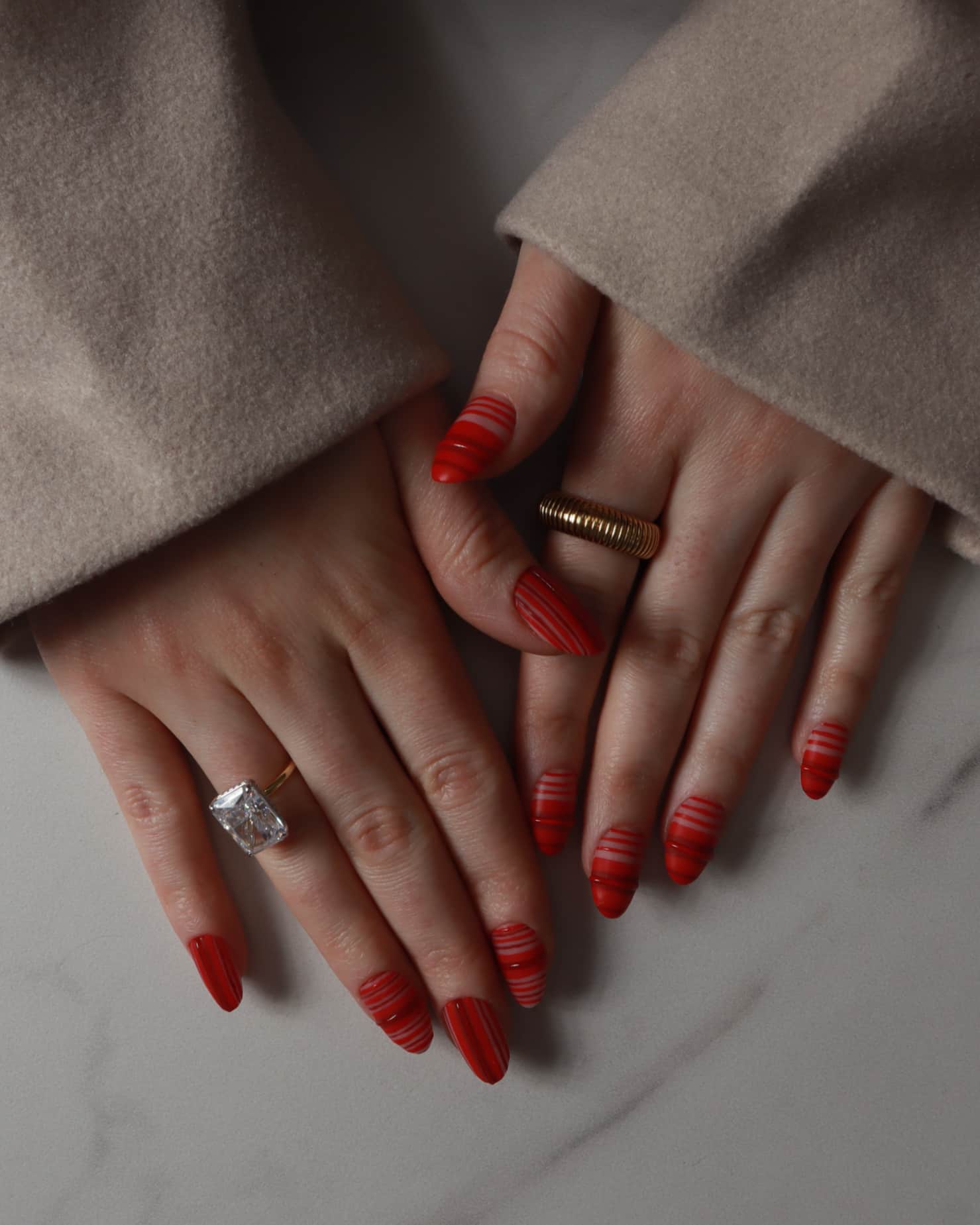 Striped Nails designed. Red striped nails. Fall nail extensions. Reusable nail extensions by Inglass Nails. 